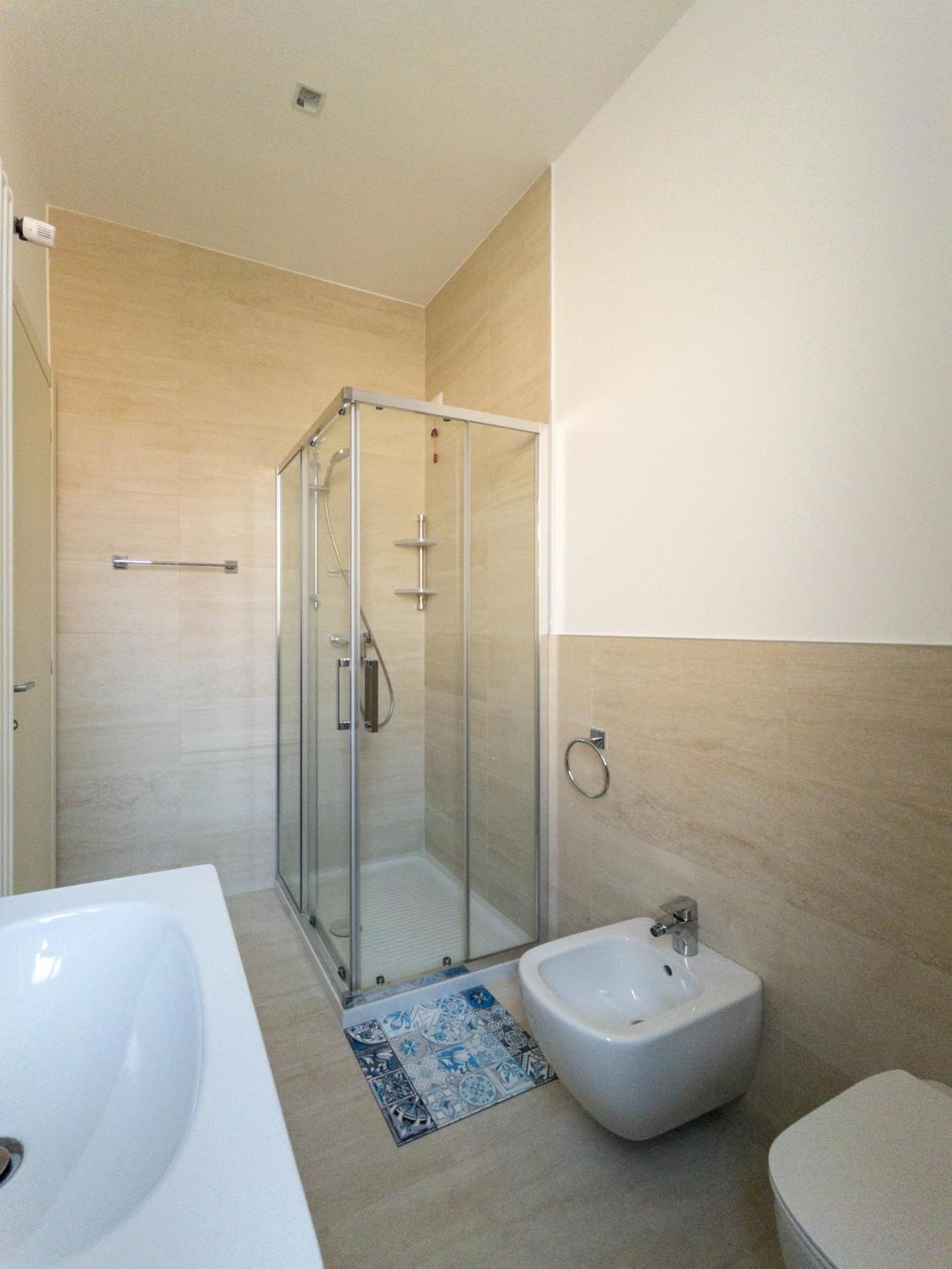 Rrrapido Holy Suites And Rooms - Via Sardegna Mediolan Zewnętrze zdjęcie