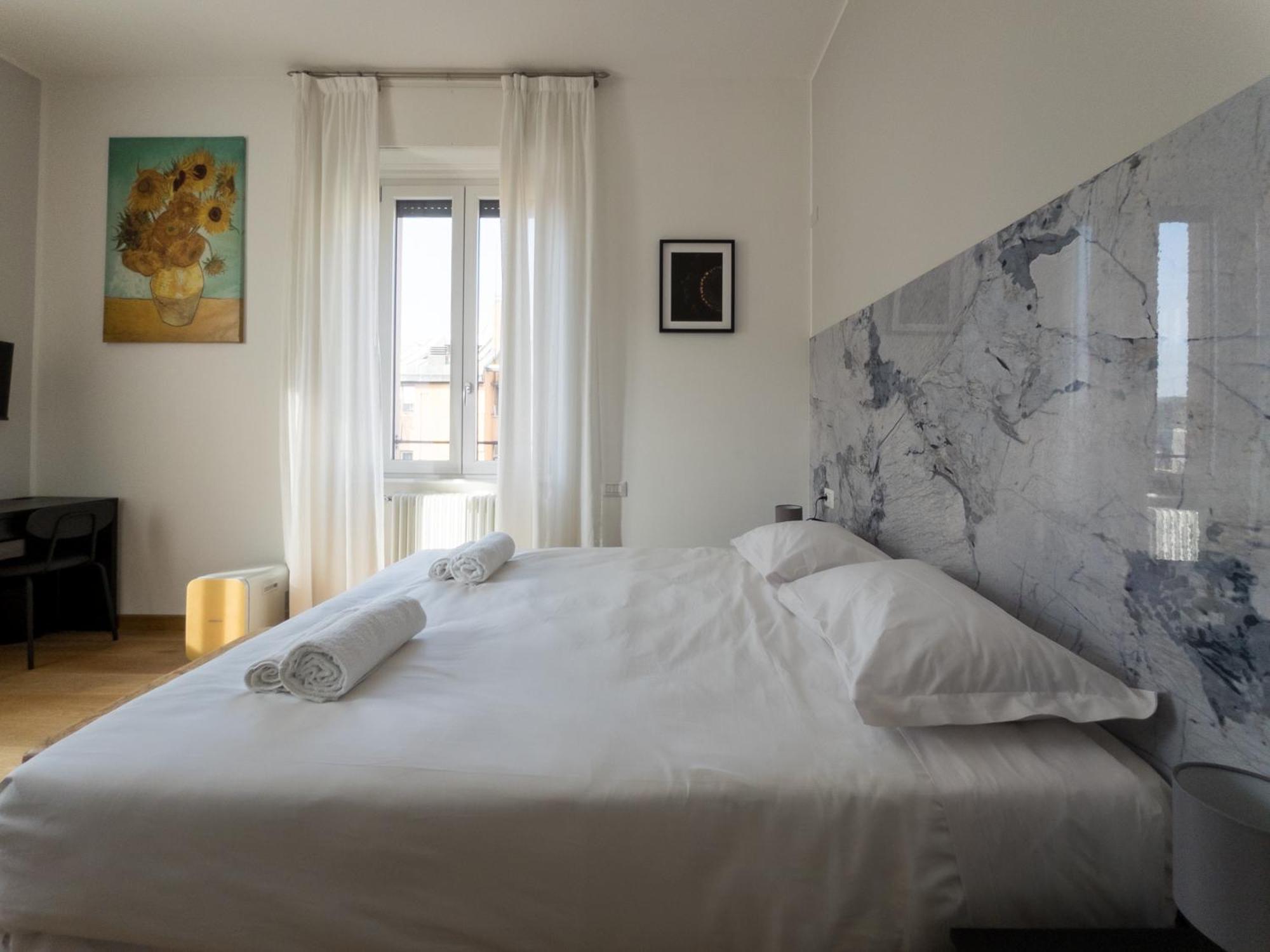 Rrrapido Holy Suites And Rooms - Via Sardegna Mediolan Zewnętrze zdjęcie