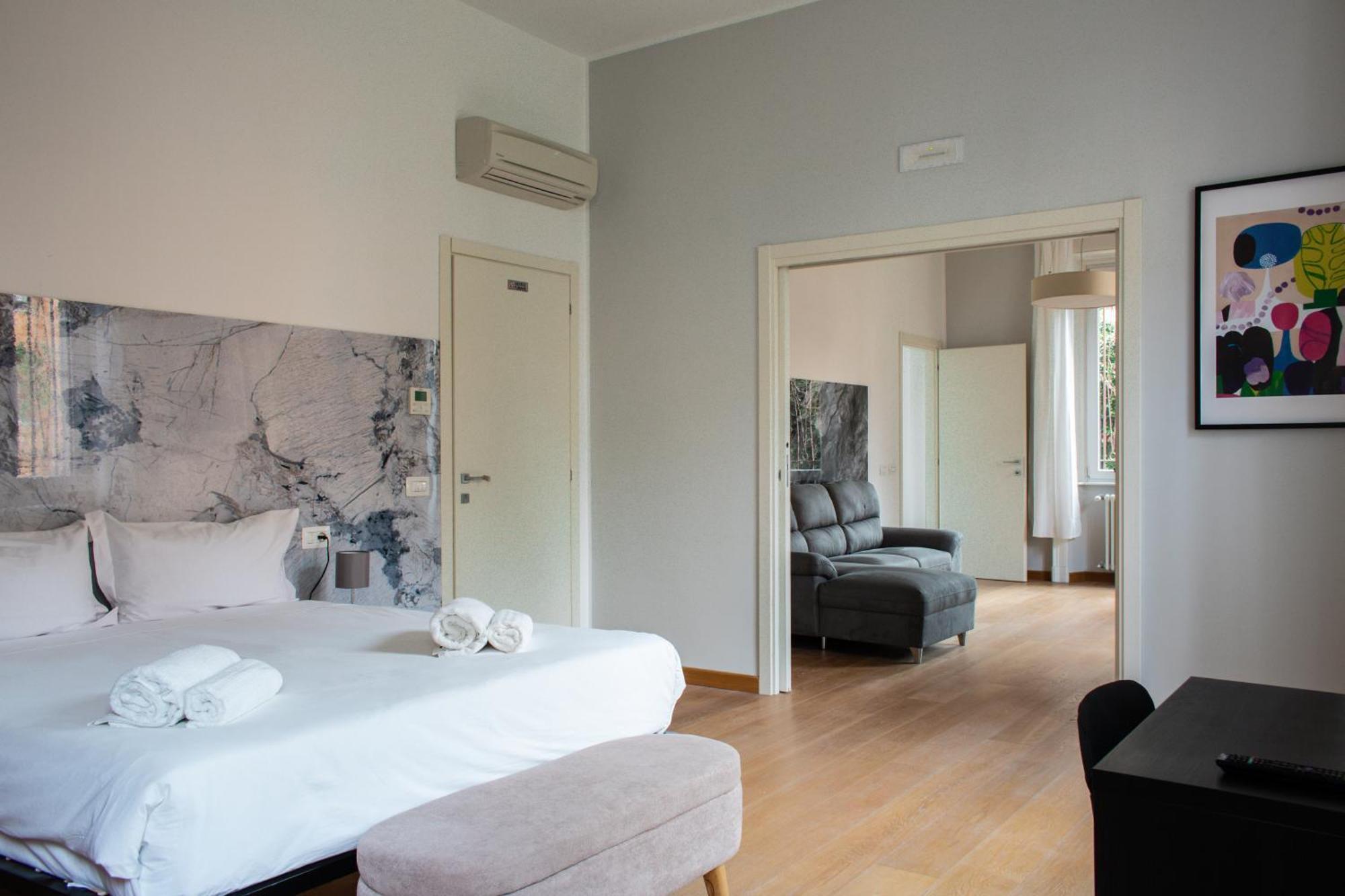 Rrrapido Holy Suites And Rooms - Via Sardegna Mediolan Zewnętrze zdjęcie