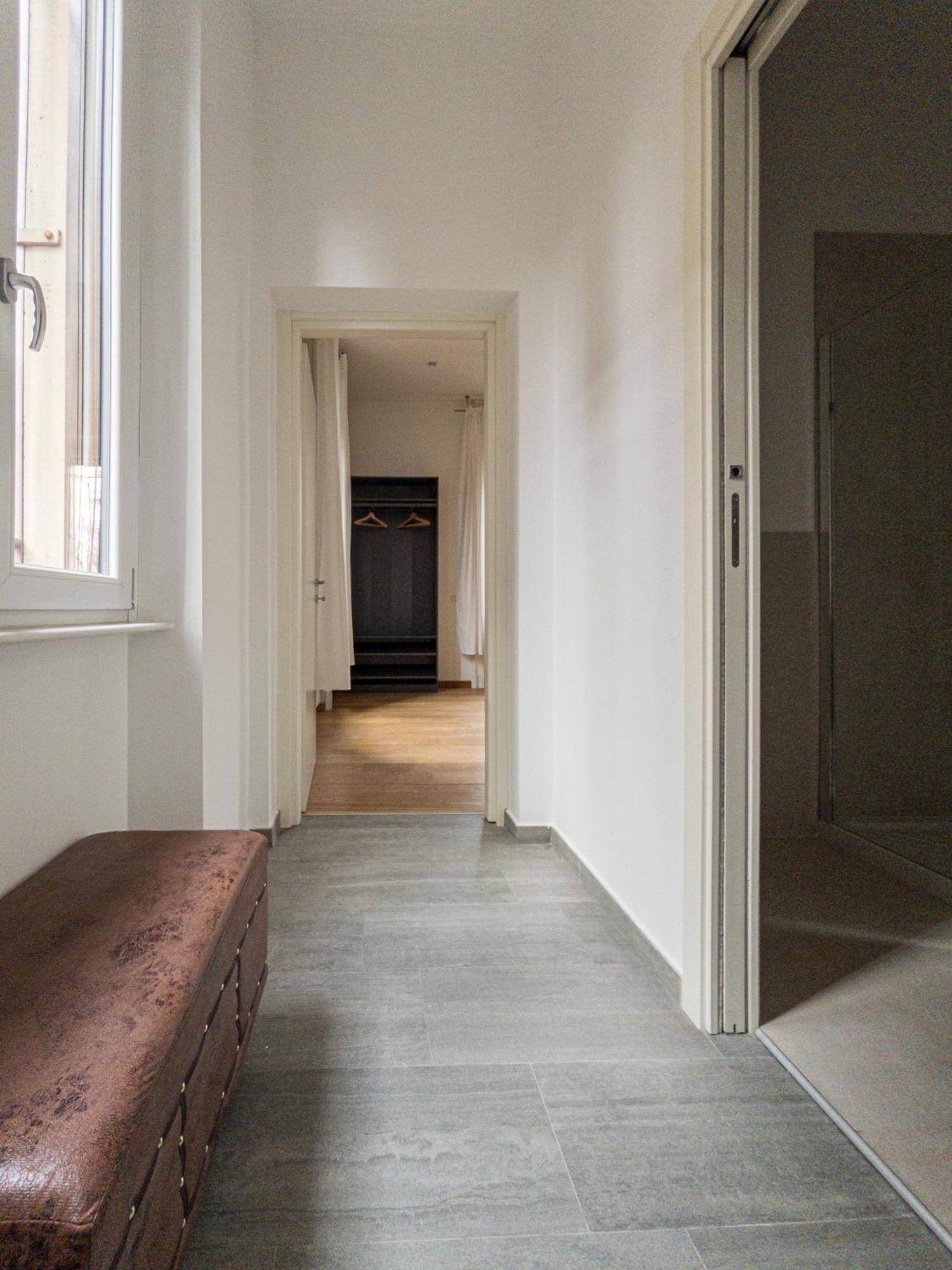 Rrrapido Holy Suites And Rooms - Via Sardegna Mediolan Zewnętrze zdjęcie