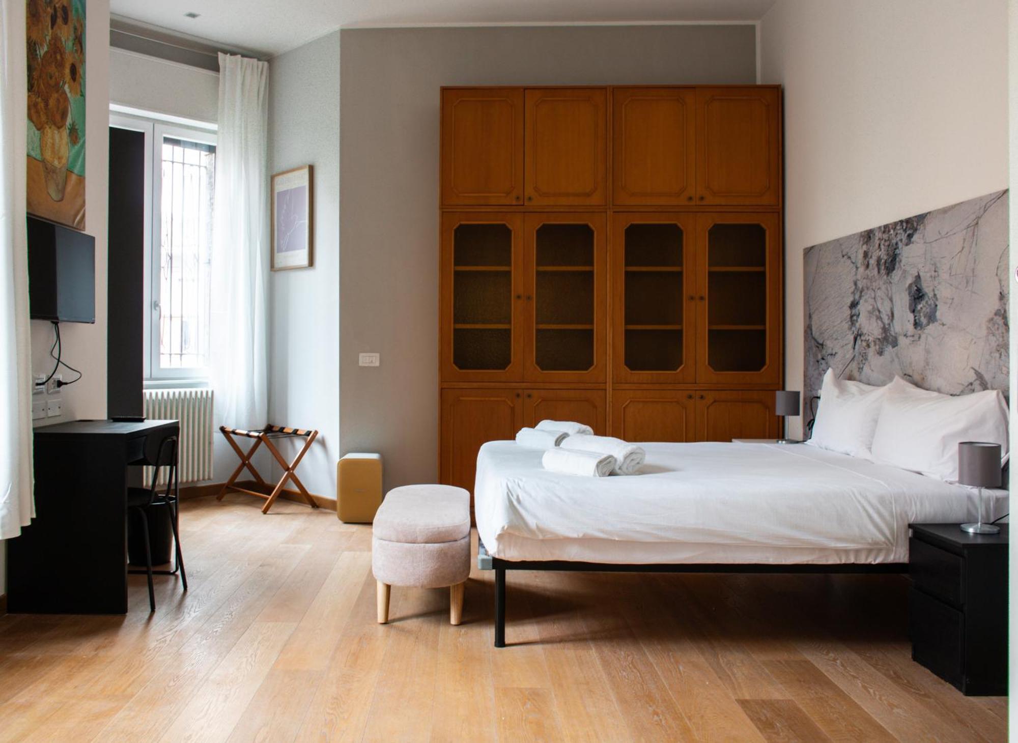 Rrrapido Holy Suites And Rooms - Via Sardegna Mediolan Zewnętrze zdjęcie
