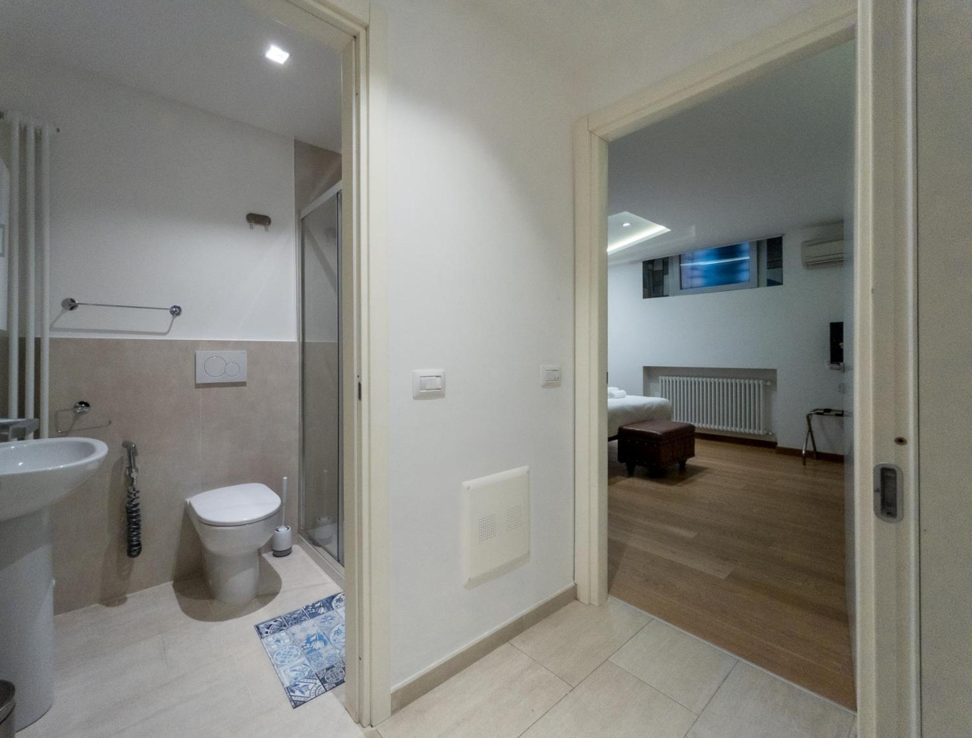 Rrrapido Holy Suites And Rooms - Via Sardegna Mediolan Zewnętrze zdjęcie