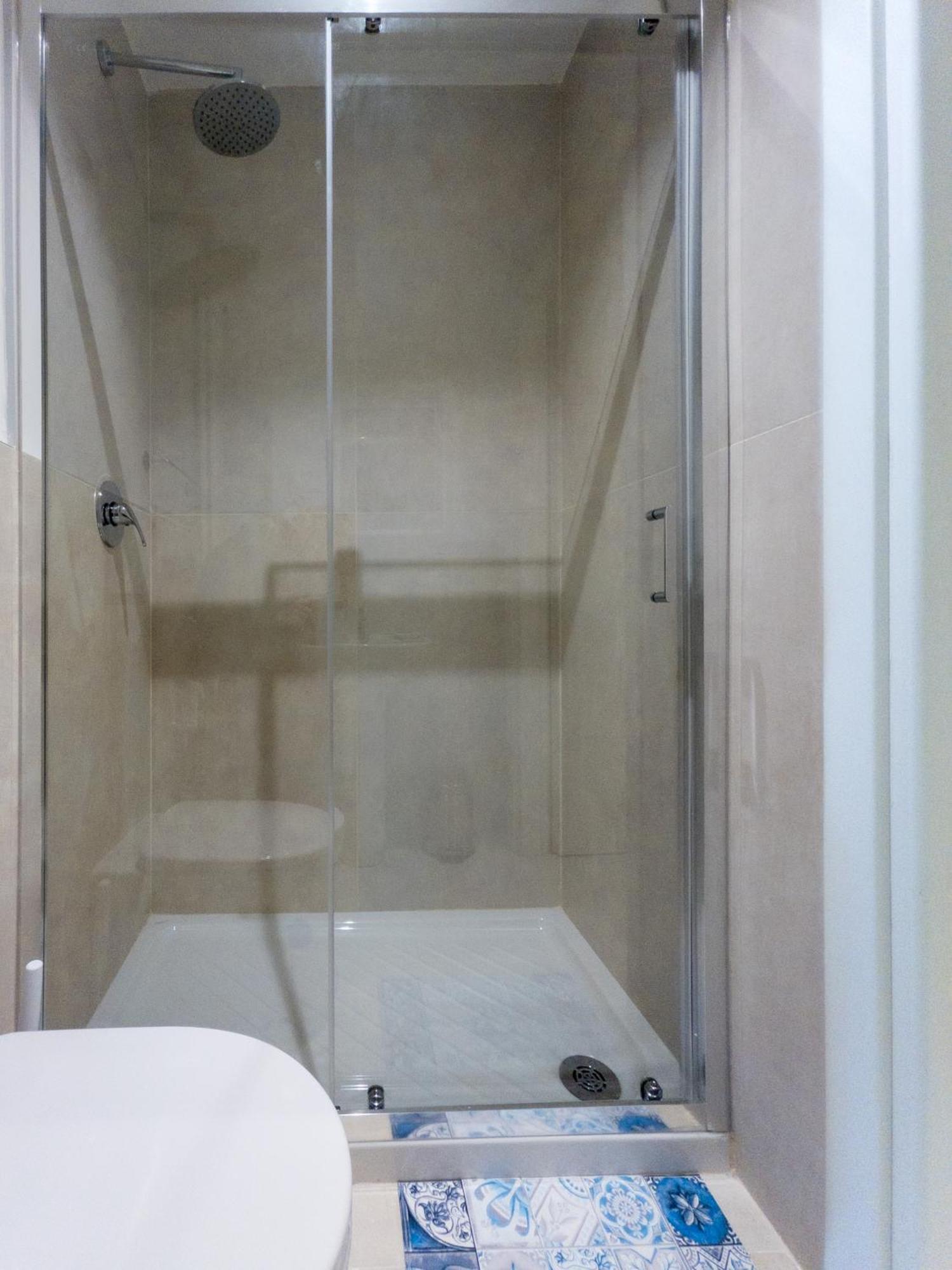 Rrrapido Holy Suites And Rooms - Via Sardegna Mediolan Zewnętrze zdjęcie