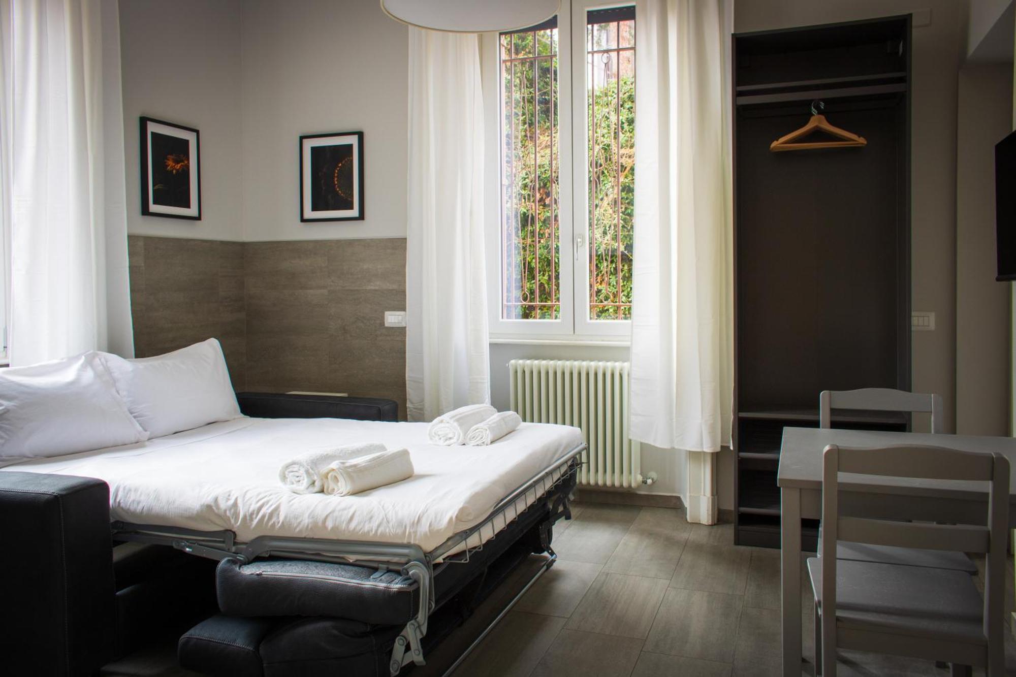 Rrrapido Holy Suites And Rooms - Via Sardegna Mediolan Zewnętrze zdjęcie
